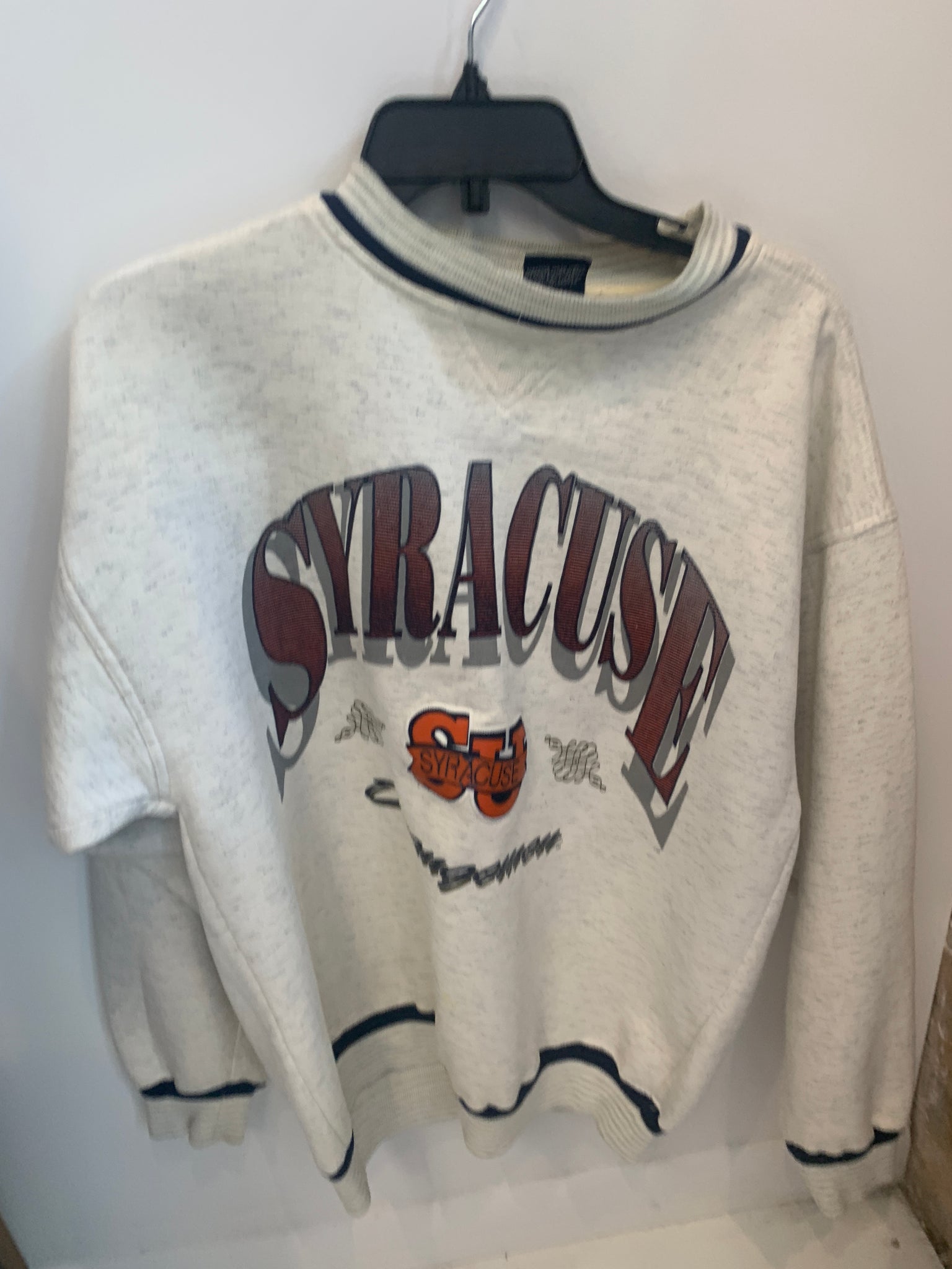 Vintage Savvy by Trau & Loevner Syracuse University Orangemen Sweatshirt w/ Banner Logo Large